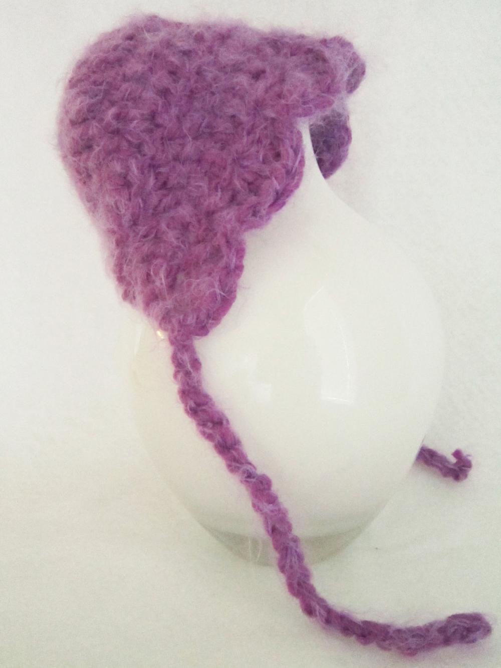 .Newborn Baby Bonnet with Scalloped Edge - Photo Prop